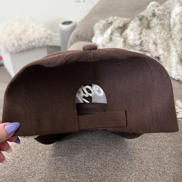 NWOT Brown LA Cap with White Embroidery - Picture 2 of 3